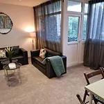 Remarkable 3-Bed Apartment in London